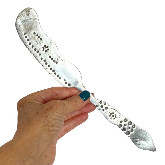 Handcrafted Aluminum Lasagna Knife Server Set With Embossed Floral Design Vtg - Picture 6 of 8